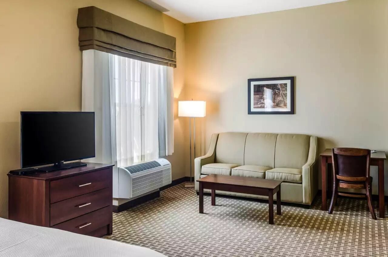 premium bedding, desk, iron/ironing board, free wifi