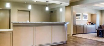 MainStay Suites Hackberry Sportsman's Lodge