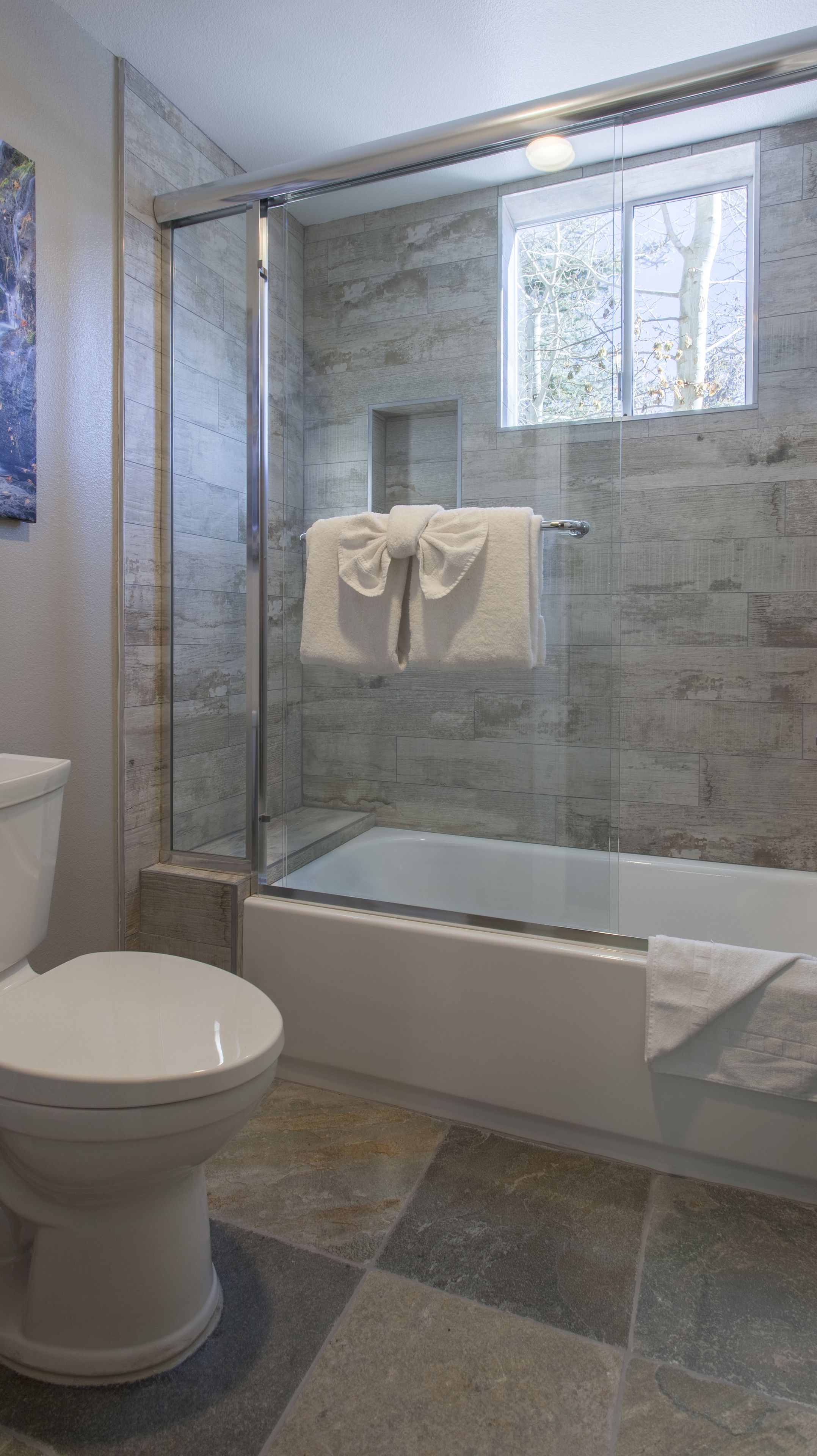Condo, 2 Bedrooms, Mountain View (Snowcreek #881 Phase V) | Bathroom | Combined shower/tub, hair dryer, towels, shampoo