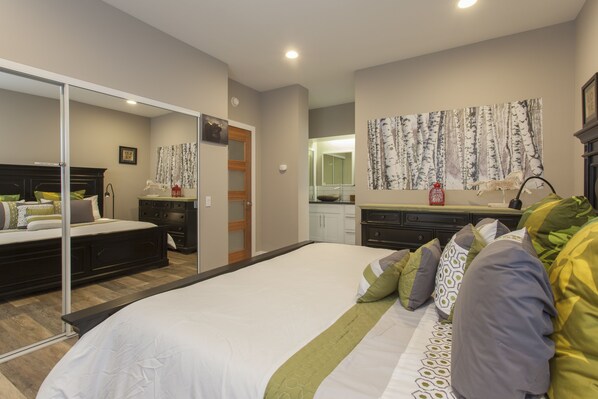Condo, 2 Bedrooms, Mountain View (Snowcreek #881 Phase V) | 2 bedrooms, free WiFi, bed sheets