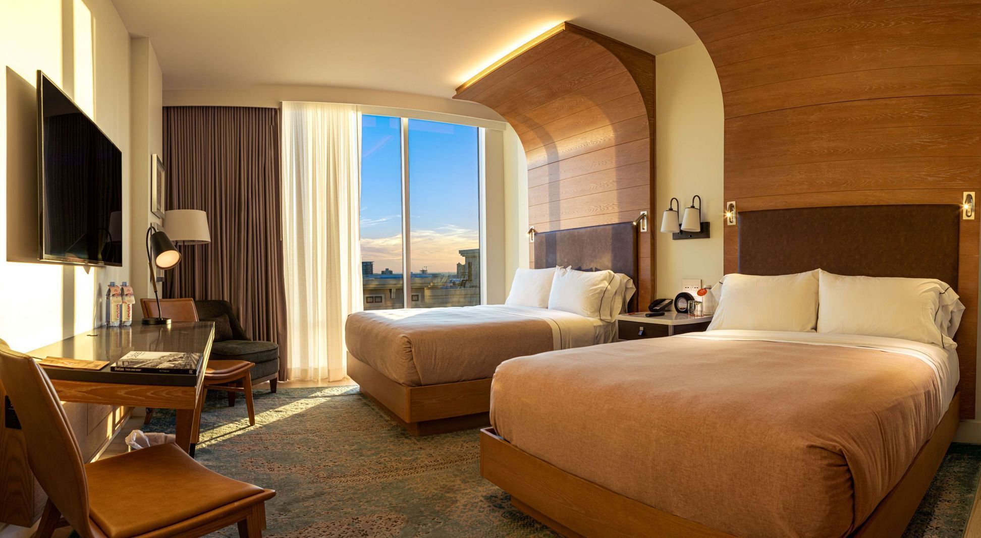 Premium bedding, in-room safe, desk, blackout drapes