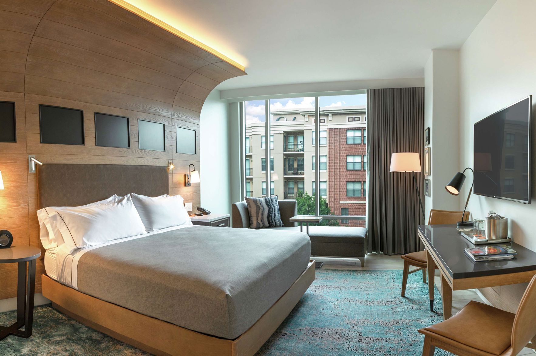 Premium bedding, in-room safe, desk, blackout drapes