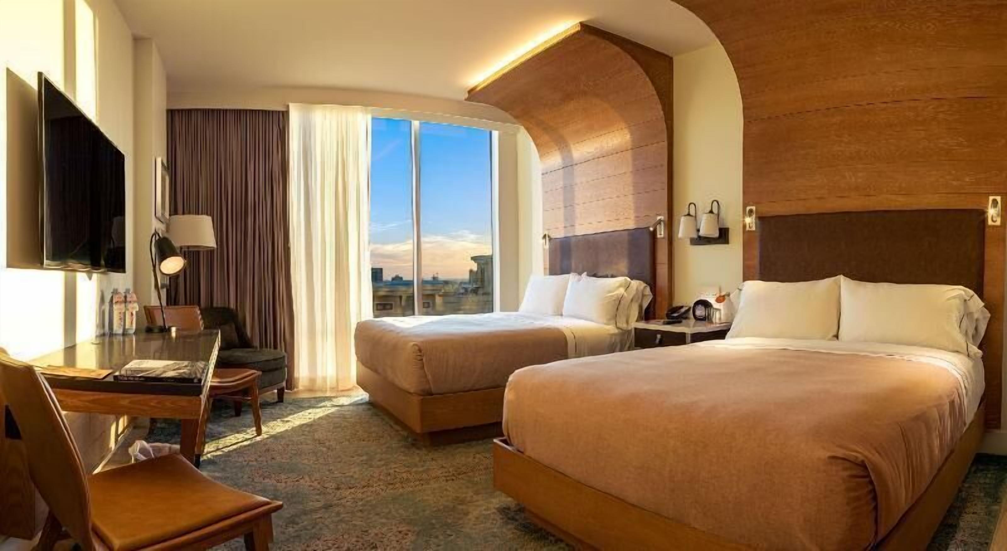 Premium bedding, in-room safe, desk, blackout drapes