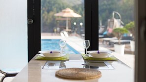 Dupleks, jet tub (Brisa) | Makan di kamar