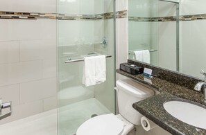 Ducha, secador de pelo, toallas