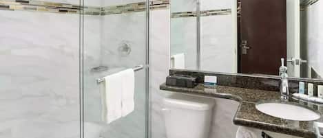 Room, 1 Queen Bed, Non Smoking | Bathroom | Shower, hair dryer, towels