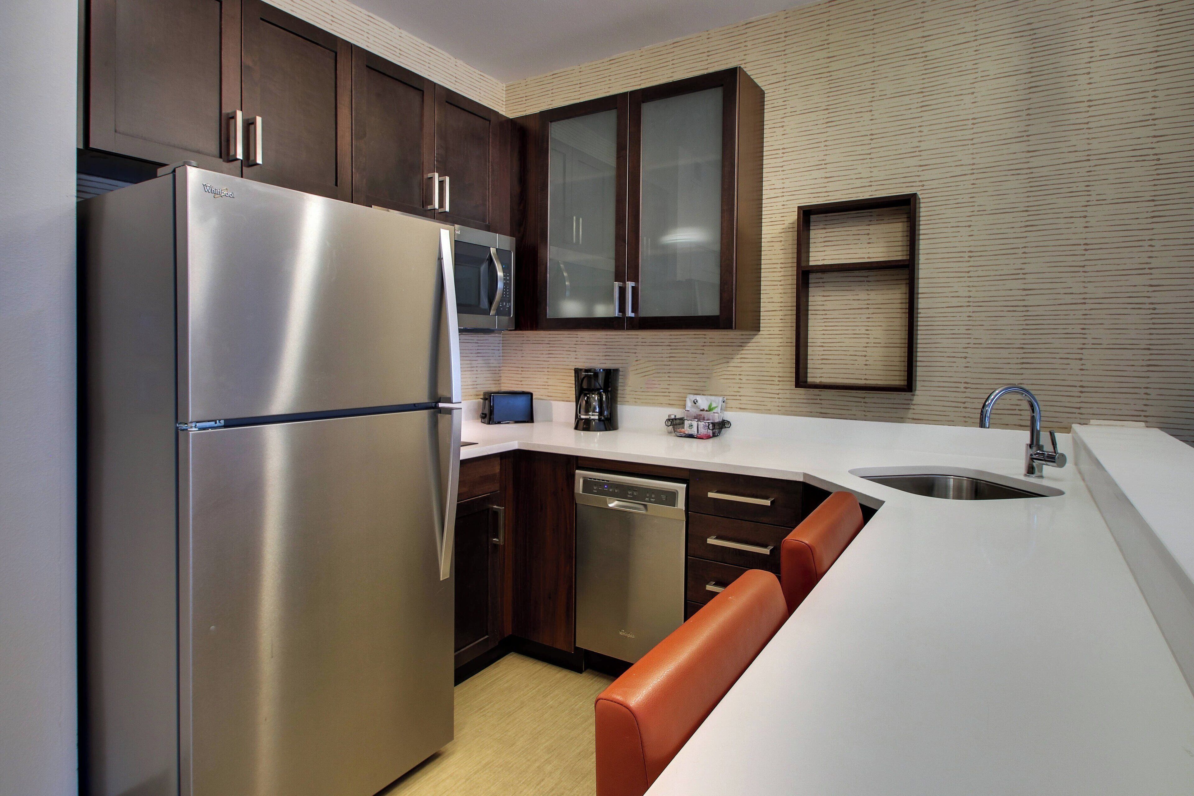 studio, 1 king bed with sofa bed, non smoking | private kitchen | full-sized fridge, microwave, oven, stovetop