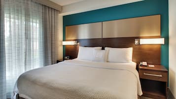 Studio, 1 King Bed with Sofa bed, Non Smoking | 1 bedroom, desk, laptop workspace, iron/ironing board