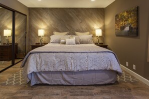 Kondominium, 1 kamar tidur (Snowcreek #405 Phase III) | 1 kamar tidur dan didekorasi berbeda-beda