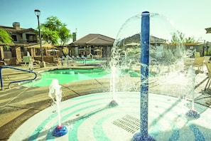 2 piscinas al aire libre