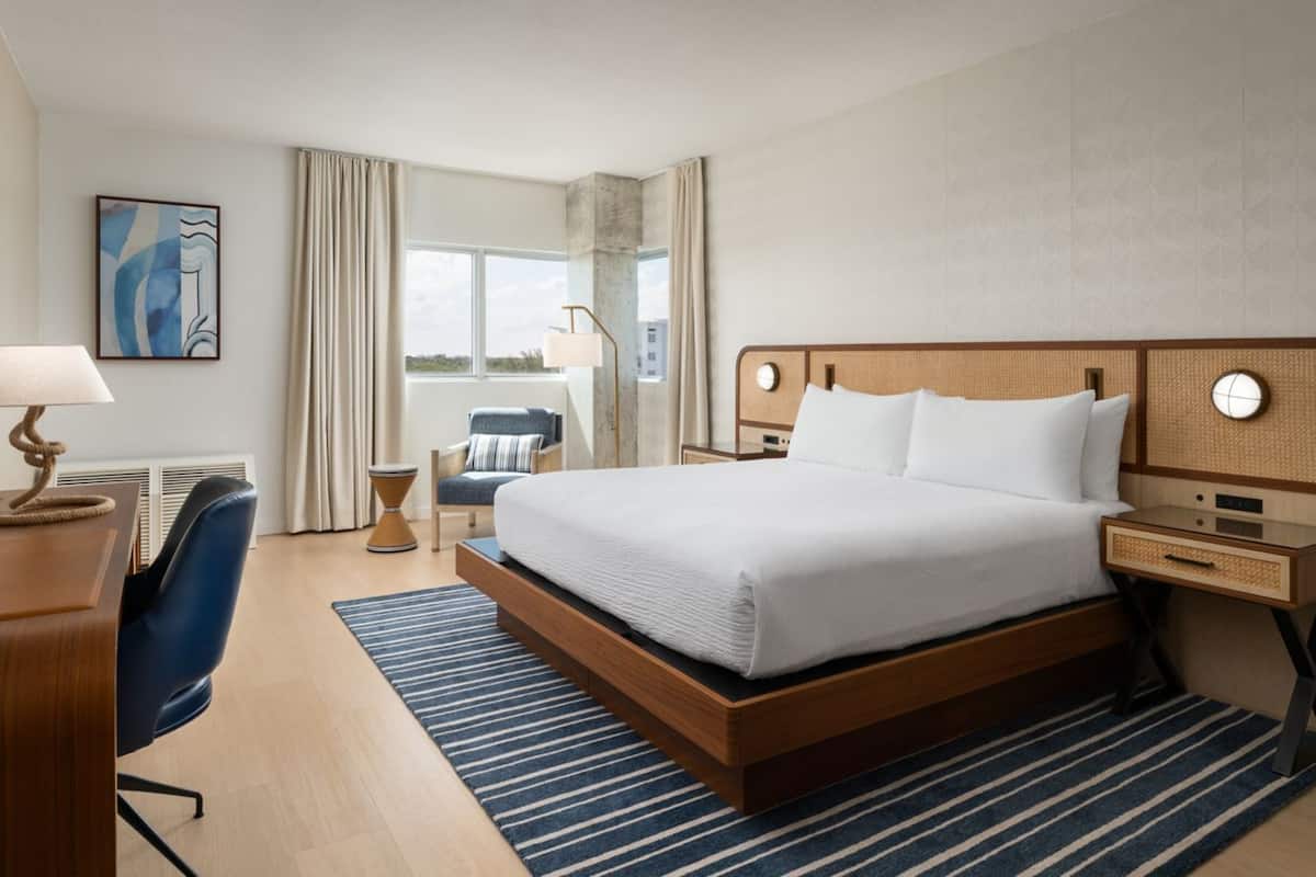 Room, 1 Double Bed (Mobility Accessible, Roll-in Shower)