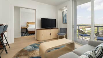 Suite, 1 King Bed, Balcony | Egyptian cotton sheets, premium bedding, down comforters, in-room safe