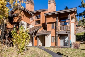 Condo, 4 Bedrooms (Snowcreek #474 Phase III) | Front of property