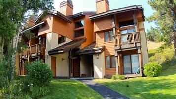 Condo, 4 Bedrooms (Snowcreek #474 Phase III) | Front of property