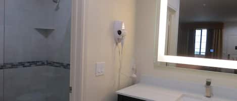 Shower, free toiletries, towels