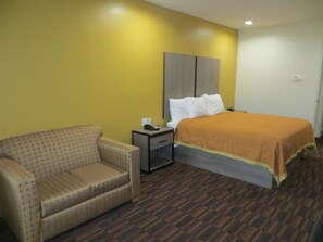 Comfort Room, 1 King Bed | Desk, iron/ironing board, free WiFi - Scottish Inns and suites (Houston)