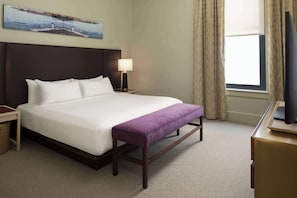 Suite, 1 King Bed | Frette Italian sheets, premium bedding, down comforters, pillowtop beds