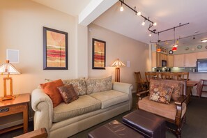 Townhome, 2 Bedrooms (Mammoth Green #105) | Living area | Flat-screen TV, fireplace - Mammoth Green 105 (Mammoth Lakes)