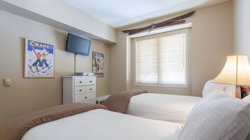 1 bedroom, iron/ironing board, free WiFi