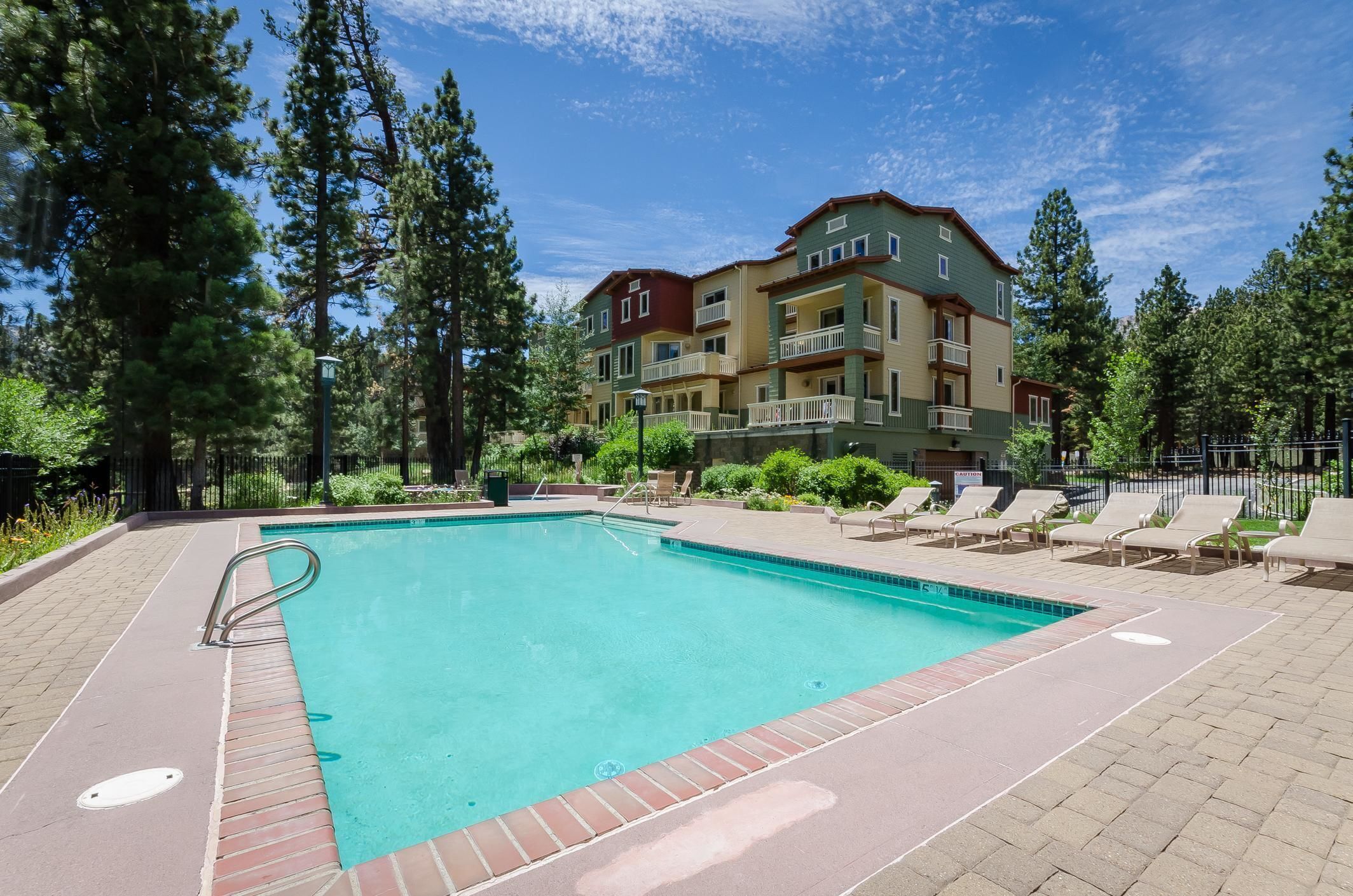 Townhome, 2 Bedrooms (Mammoth Green #105) | Outdoor pool