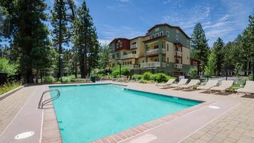 Townhome, 2 Bedrooms (Mammoth Green #105) | Outdoor pool