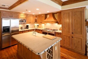 Private kitchen - Silver Bear 36 (Mammoth Lakes)