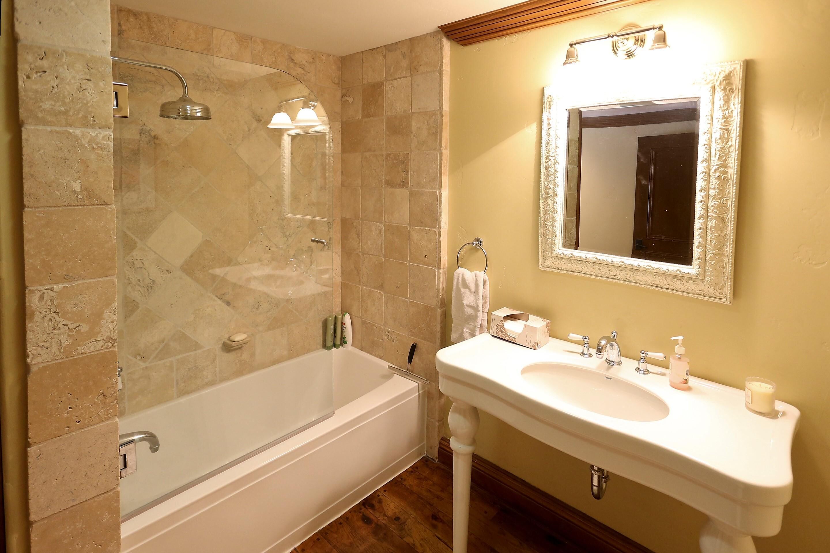 Condo, 2 Bedrooms (Silver Bear #36) | Bathroom
