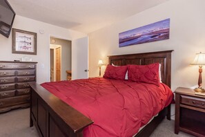 Condo, 1 Bedroom, Mountain View (Mammoth View Villas #34) | 1 bedroom, free WiFi, bed sheets - Mountain View Villas 34 (Mammoth Lakes)