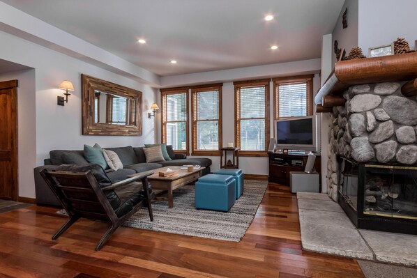 Condo, 2 Bedrooms (Snowcreek #883 Phase V) | Living area | Flat-screen TV - Snowcreek 883 Phase V (Mammoth Lakes)