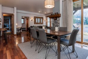 Condo, 2 habitaciones (Snowcreek #883 Phase V) | Servicio a la habitación