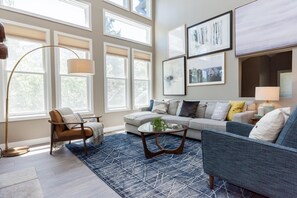 Living area - Snowcreek 888 Phase V (Mammoth Lakes)