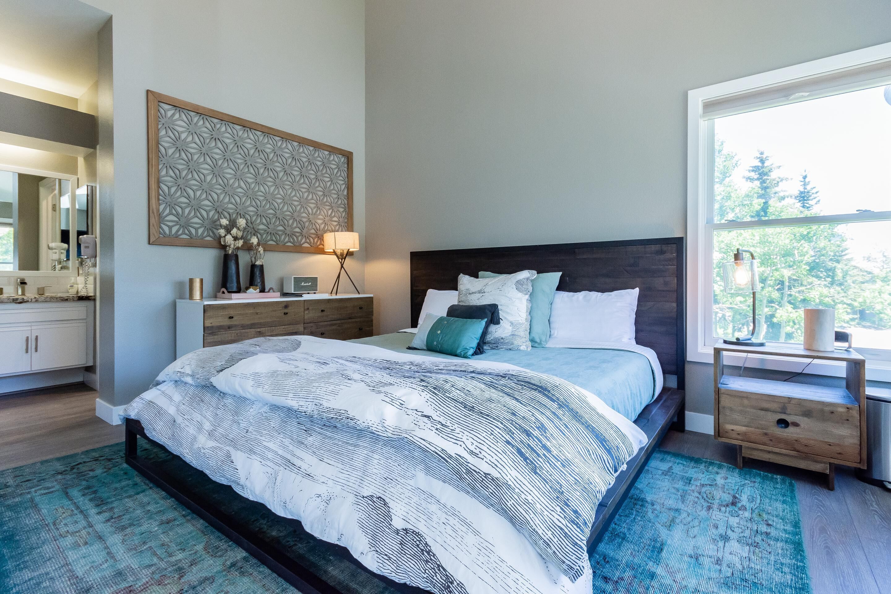 Condo, 3 Bedrooms, Mountain View (Snowcreek #888 Phase V) | 2 bedrooms, iron/ironing board, WiFi (free), bed sheets