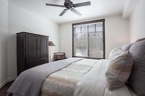 Condo, 3 Bedrooms (Village at White Mountain Lodge #2230) - Village 2230 White Mountain Lodge (Mammoth Lakes)