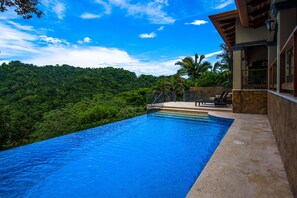 Outdoor pool - Casa Sol (Jacó)