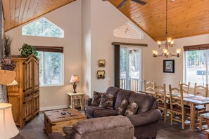 Townhome, 4 Bedrooms (Mammoth Gateway Village #11)