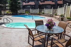 Bañera de hidromasaje exterior