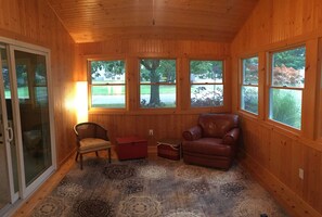 Interior - Best Coast Cottage - Just a block and a half to the beach!!! (South Haven)