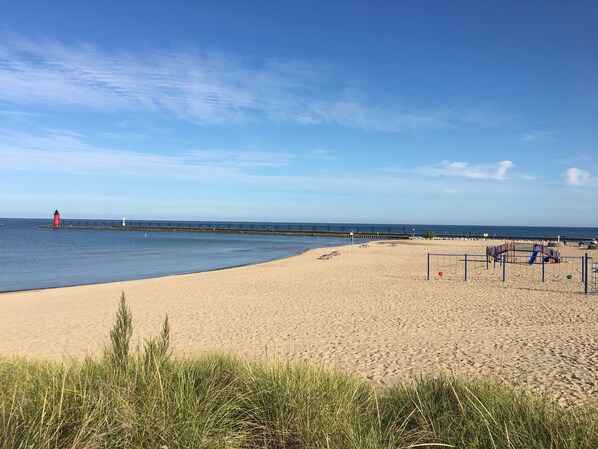 Sun-loungers, beach towels - Best Coast Cottage - Just a block and a half to the beach!!! (South Haven)