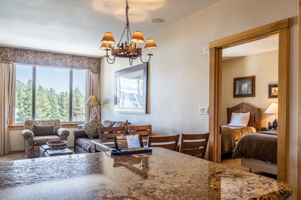 Juniper Springs Lodge by null