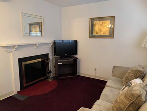 TV, fireplace