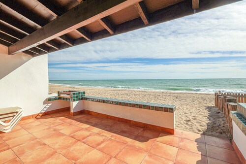 Aventura: Mirador beachfront condo, close to bars, restaurants, & Malecon