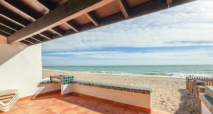Aventura: Mirador beachfront condo, close to bars, restaurants, & Malecon