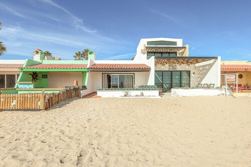 Aventura: Mirador beachfront condo, close to bars, restaurants, & Malecon