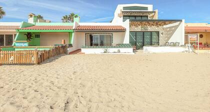 Aventura: Mirador beachfront condo, close to bars, restaurants, & Malecon