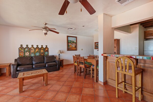 Tv, pejs, dvd-afspiller