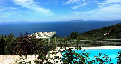 DIO GUESTHOUSES VILLA MALEAS 2 B/R WITH PRIVATE GARDEN AND SWIMMINGPOOL