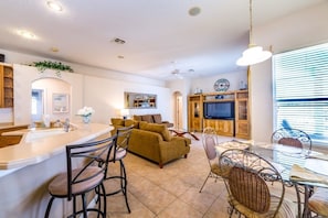 Villa, 4 Bedrooms | In-room dining