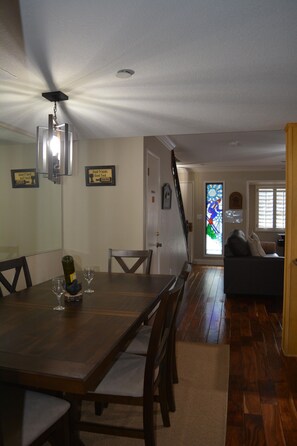 Condo, 3 Bedrooms | Dining