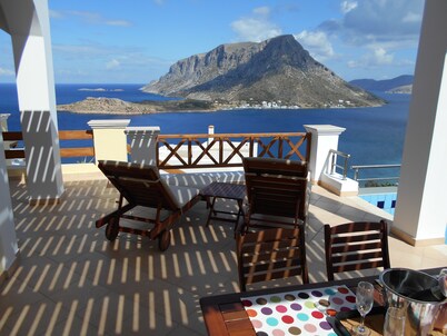 Beautiful, comfortable villa with swimming pool and superb views.