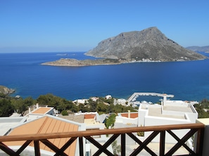 Property grounds - Beautiful, comfortable villa with swimming pool and superb views. (Kalymnos)